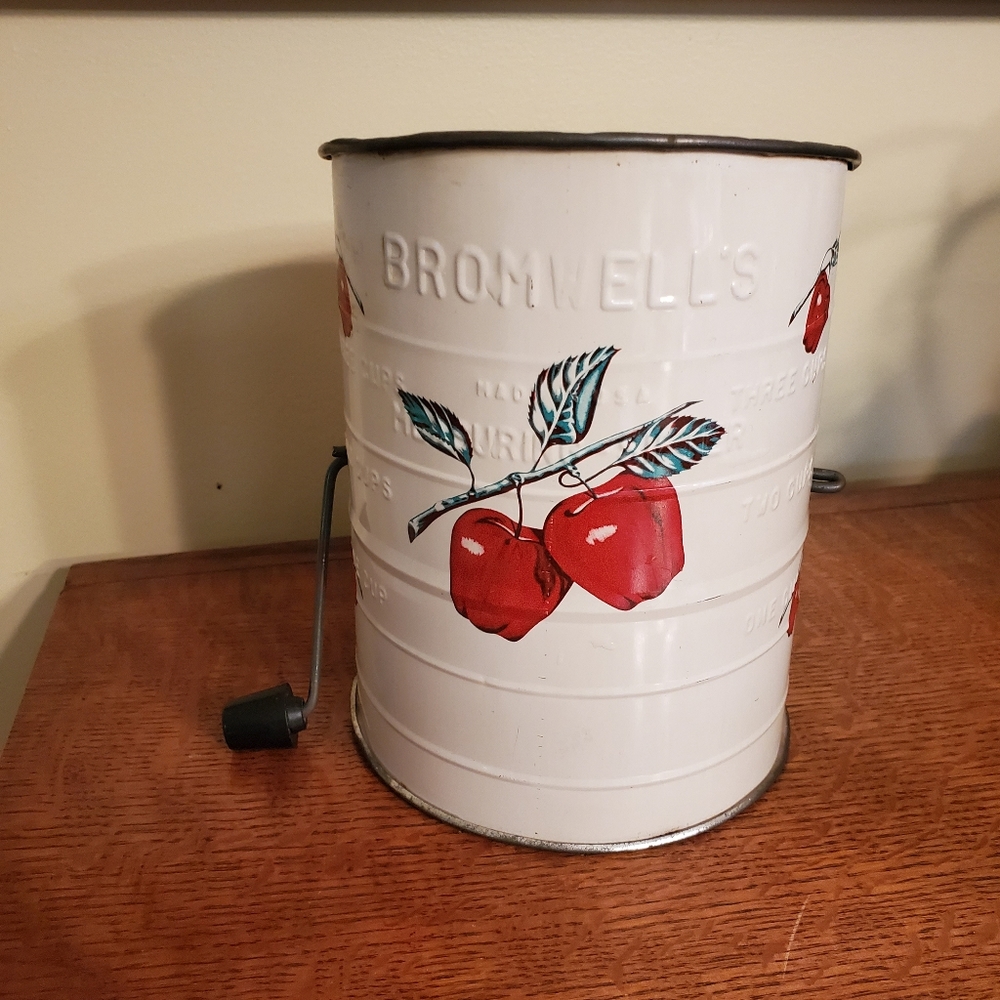 Mid-Century  Bromwells Sifter
